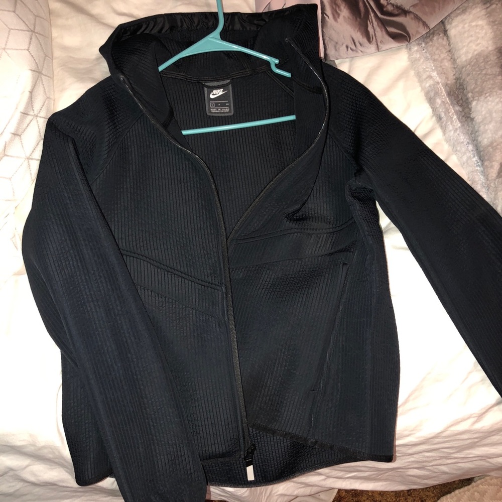 Nike Jacket - Picture 3 of 7
